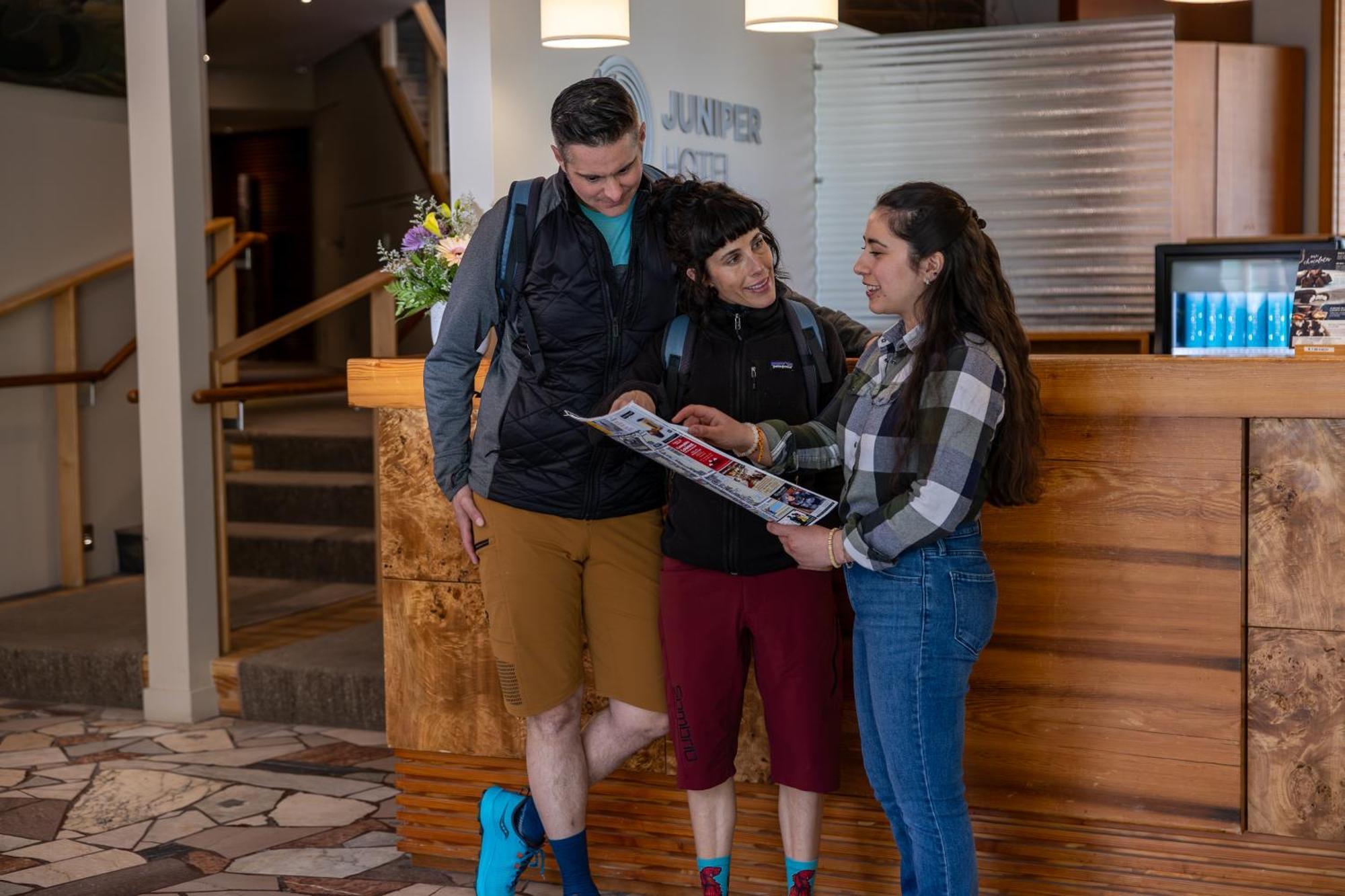The Juniper Hotel & Bistro Banff Esterno foto