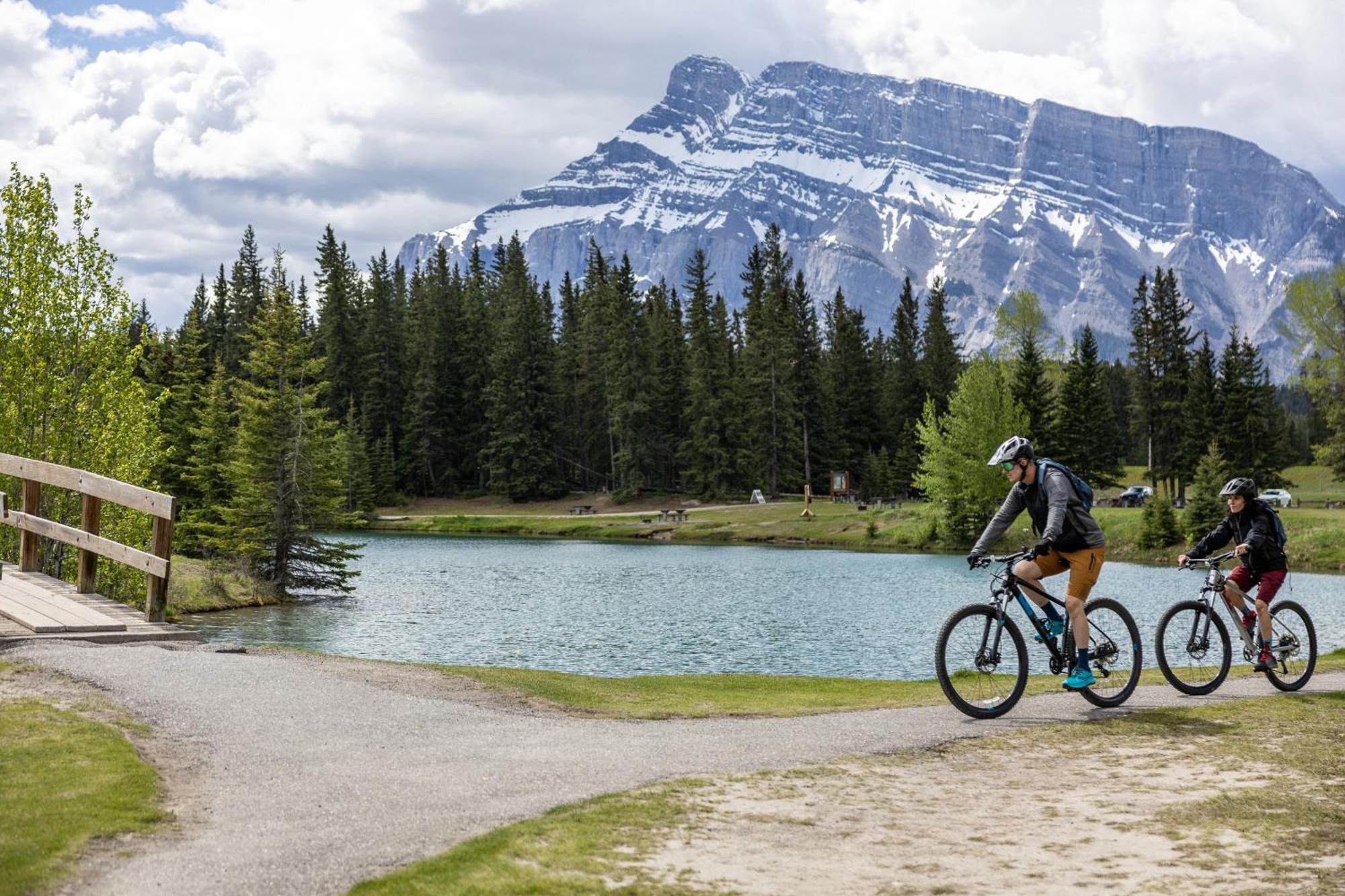 The Juniper Hotel & Bistro Banff Esterno foto