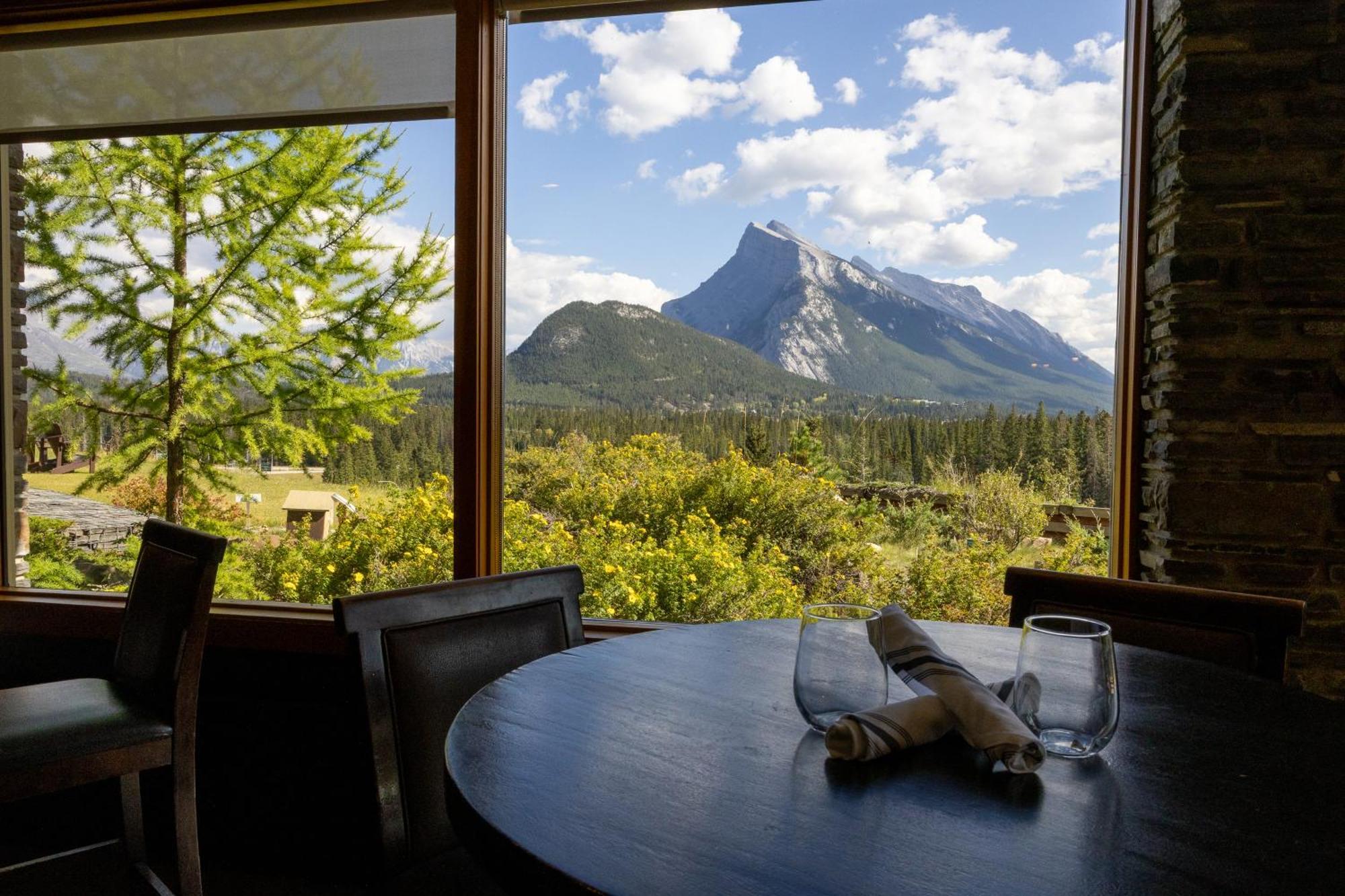 The Juniper Hotel & Bistro Banff Esterno foto
