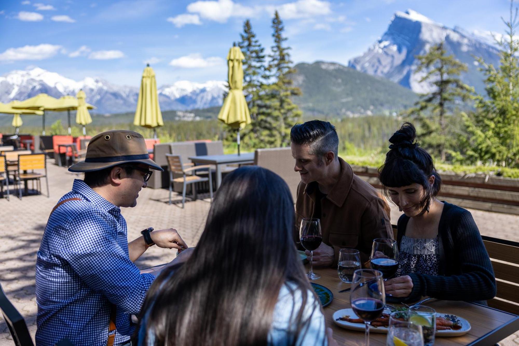 The Juniper Hotel & Bistro Banff Esterno foto