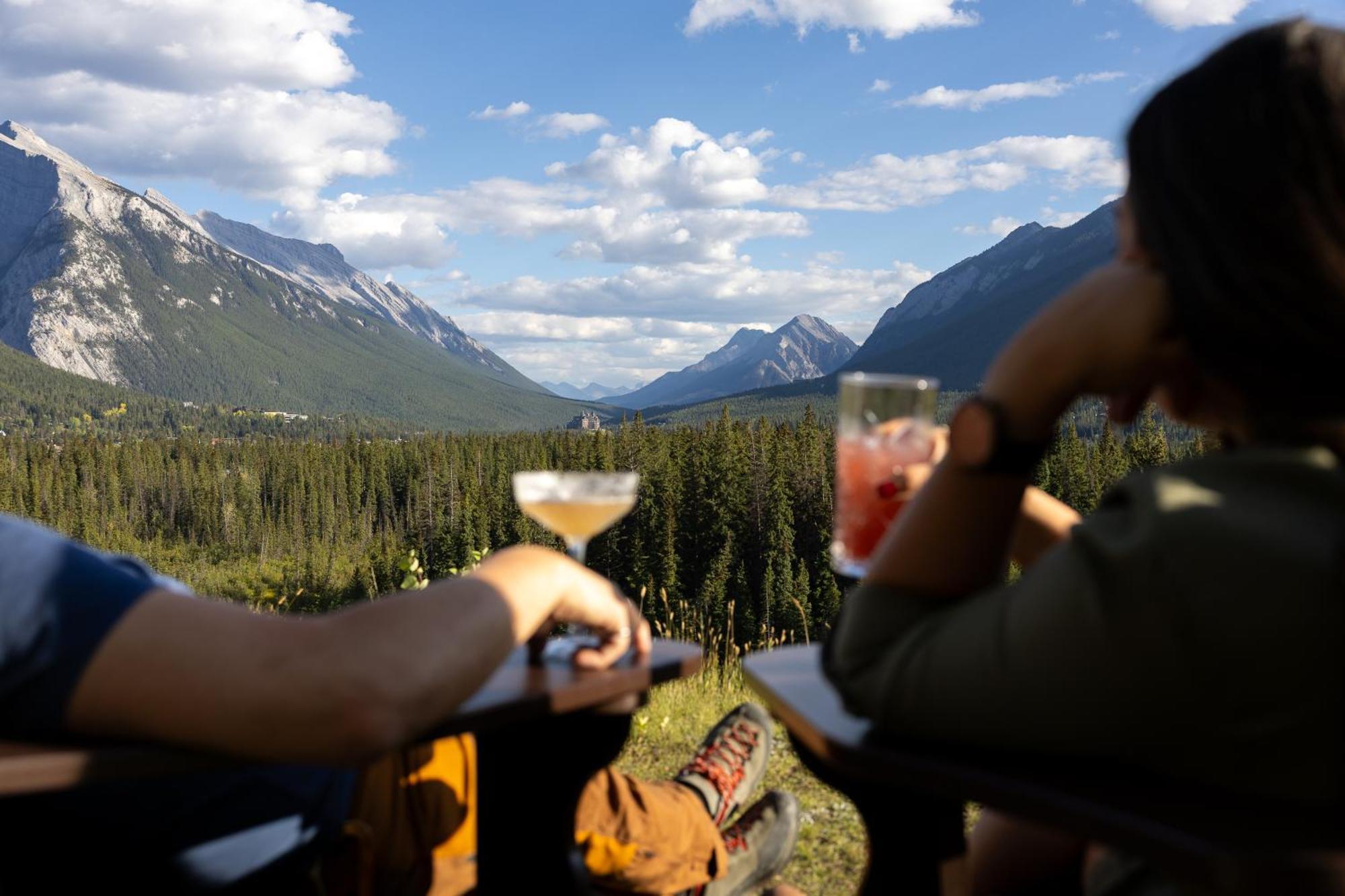 The Juniper Hotel & Bistro Banff Esterno foto